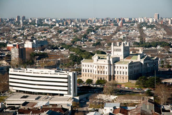 100 años del Palacio Legislativo: Topolansky y alcalde Varela firman acuerdo de cooperación